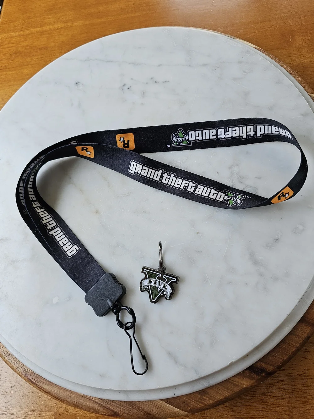 Grand Theft Auto V Logo Lanyard and Keychain GTA - Picture 4 of 4